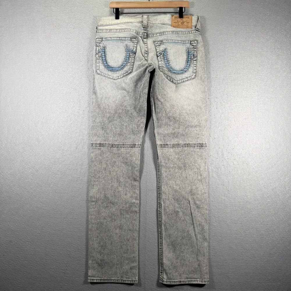 True Religion Men's Slim Fit Moto Run Stitch Jeans Size 34x35 Light Gray Wash‎